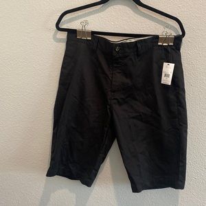 volcom black mens size 31 shorts. New tags on. Never worn